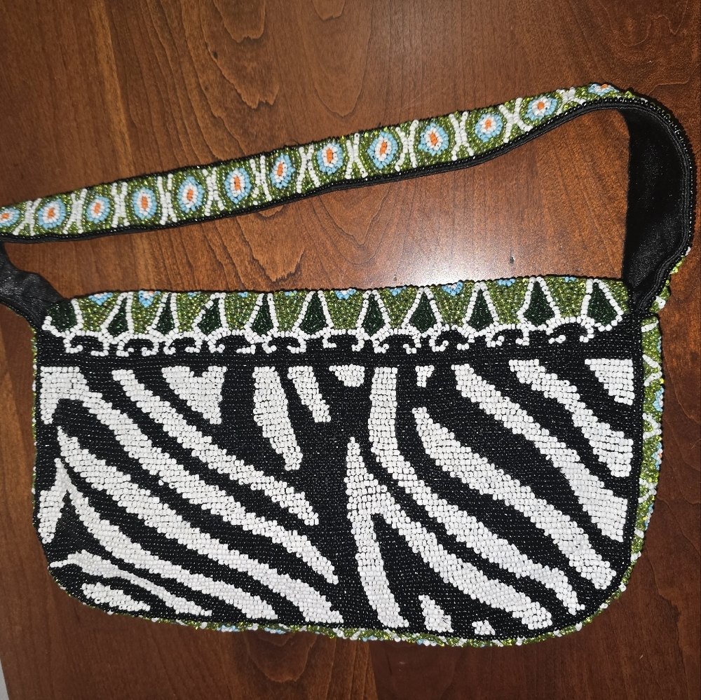 Christiana Chic Beaded Clutch - Multicolor Design - Picture 4 of 6